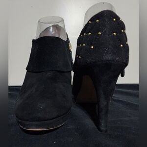 Adrienne Vittadini Black Ankle Boots with Gold Zipper - Size 9.5